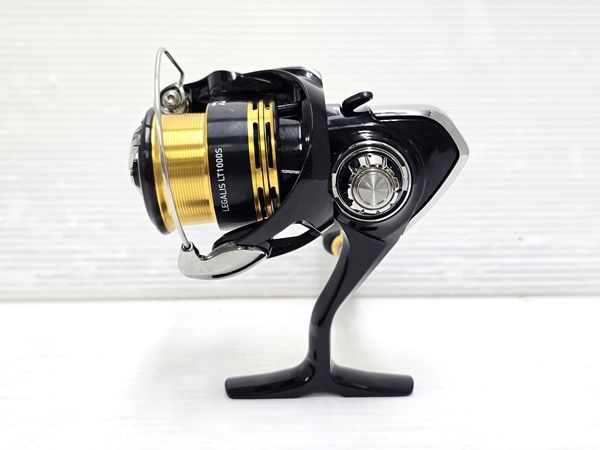 中古品】 ダイワ Daiwa スピニングリール 23 レガリス LT1000S 箱あり