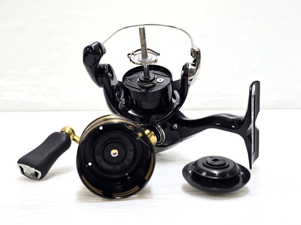 中古品】 ダイワ Daiwa スピニングリール 23 レガリス LT1000S 箱あり