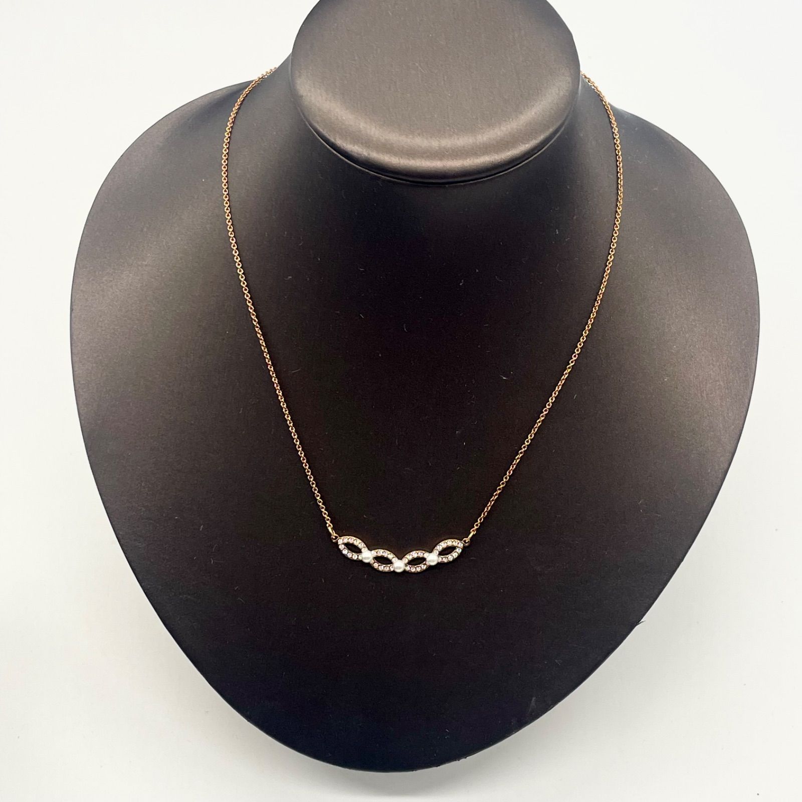 SWAROVSKI スワロフスキー 美品 ネックレス箱付き【中古】diij3029 