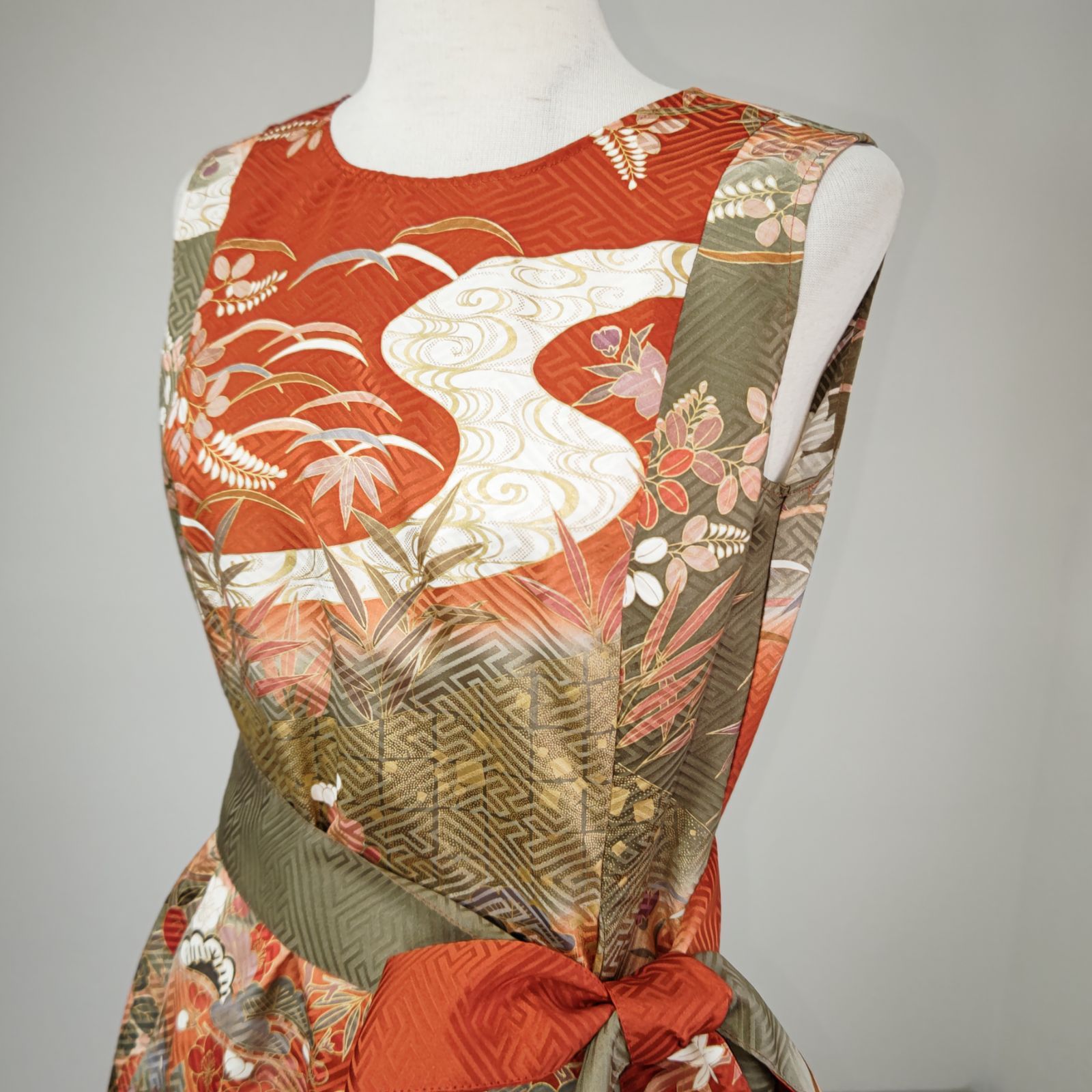 zunezune 振袖ドレス ノースリーブ 着物リメイクワンピース 朱 - メルカリ