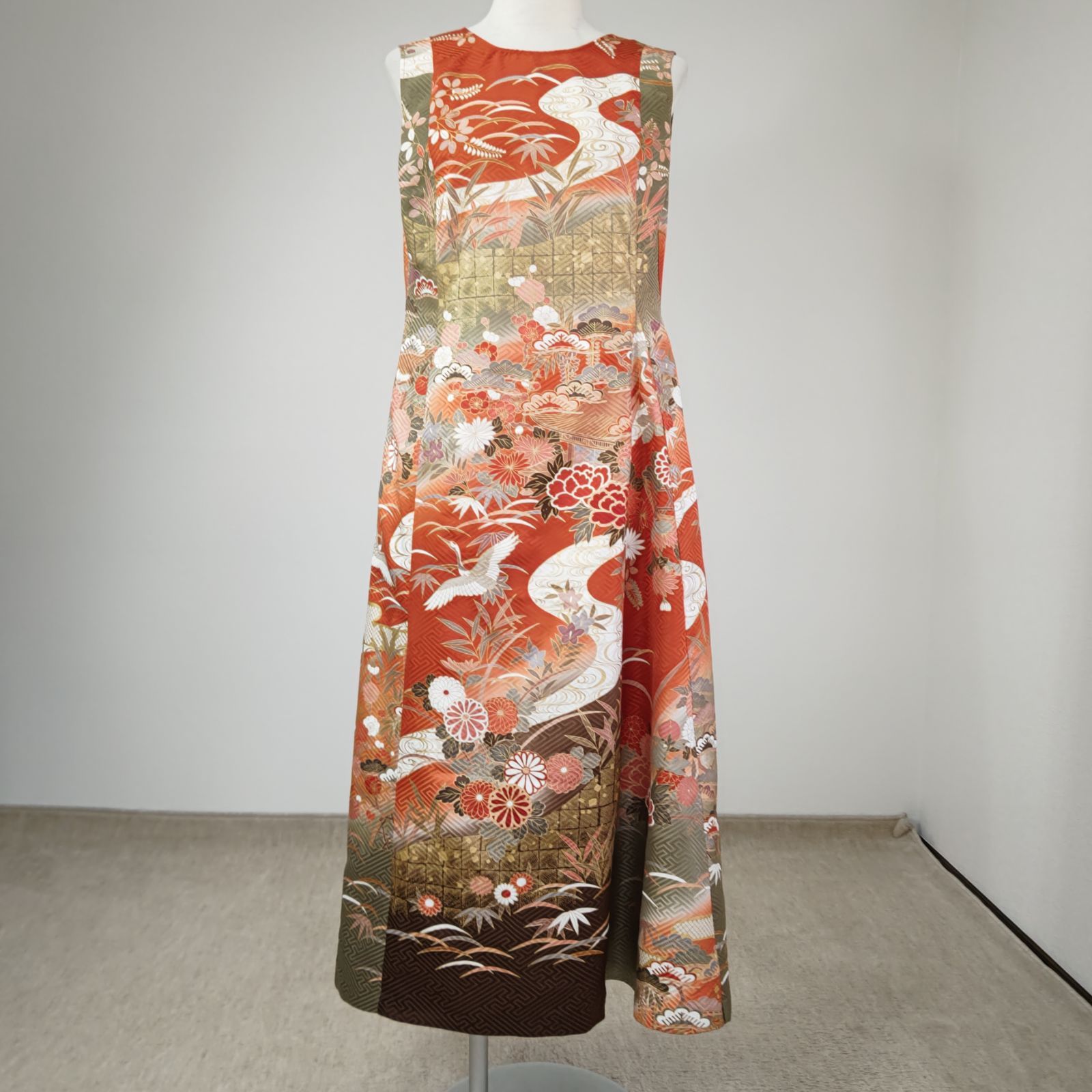 zunezune 振袖ドレス ノースリーブ 着物リメイクワンピース 朱 - メルカリ