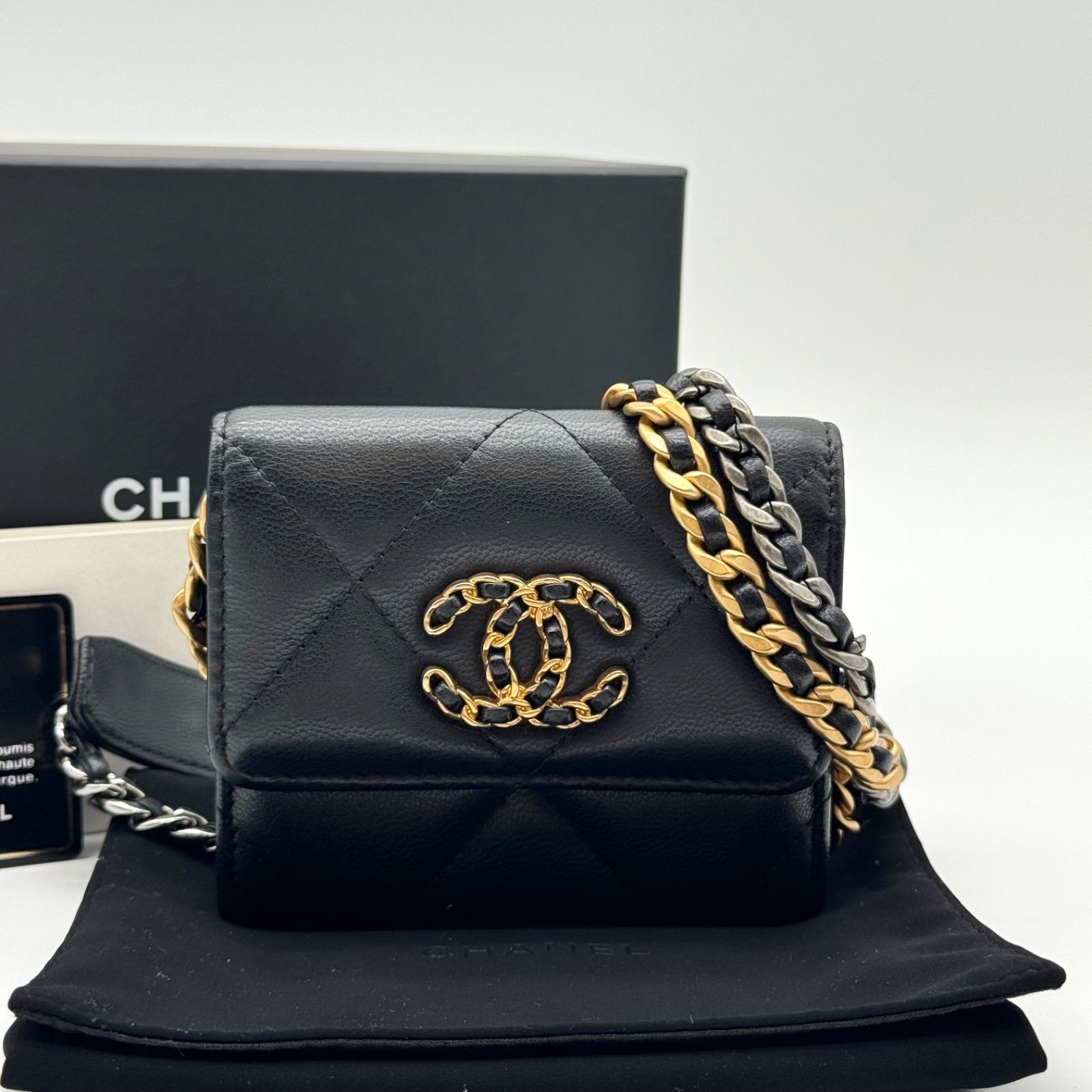 【極美品】CHANEL シャネル マトラッセ チェーンショルダーブラック 極美品】CHANEL チェーンショルダーバッグレザー ブラック マトラッセ