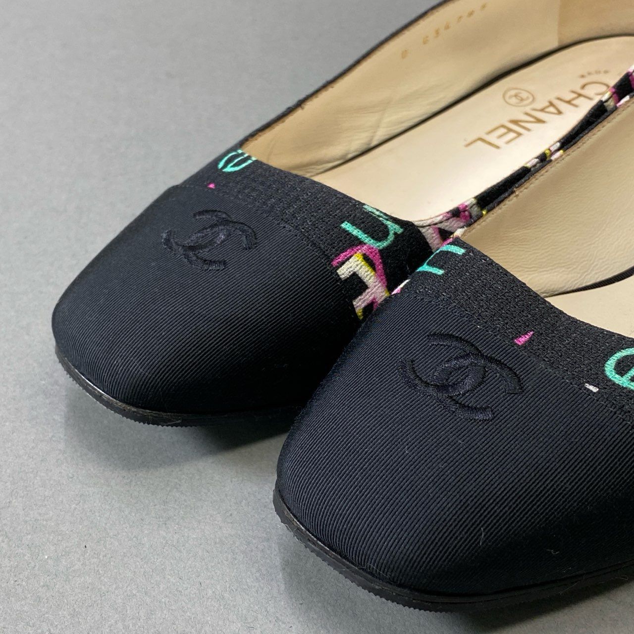 i18 《美品》 CHANEL シャネル ココマーク ロゴフラットシューズ
