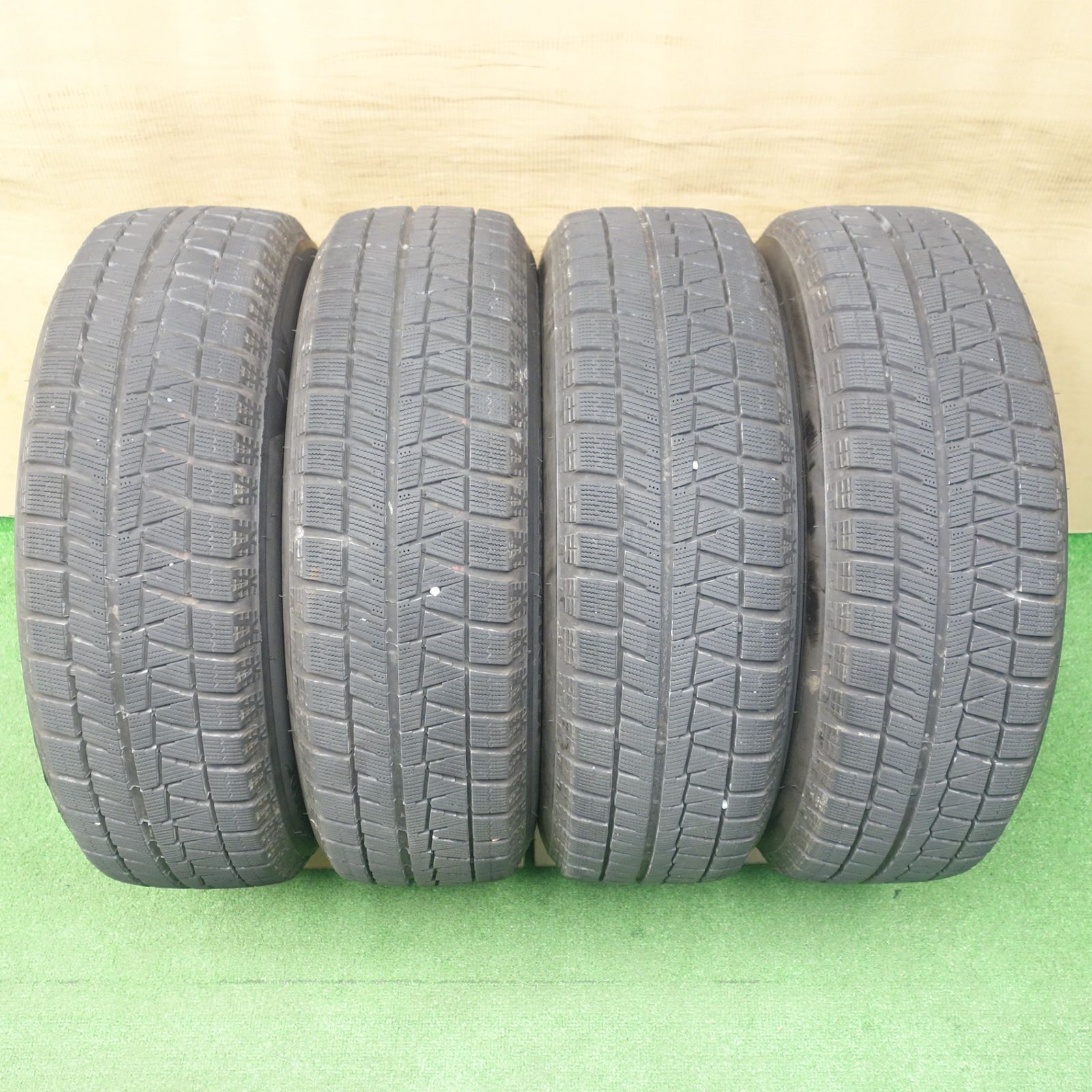 バリ溝！22年！9.5分☆プリウス 等 195/65R15 スタッドレス 