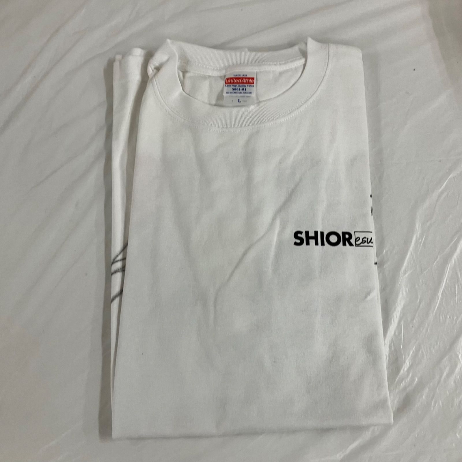 欅坂46 佐藤詩織 直筆サイン入りTシャツ NL2543 f115 - メルカリ