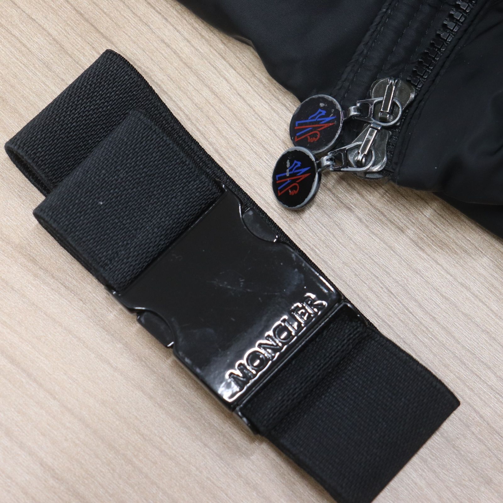 IT6MXEOLSUZ5 国内正規品 MONCLER モンクレール GENEVRIER 