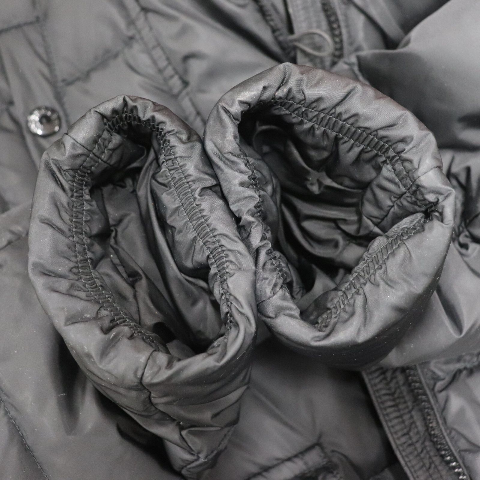 IT6MXEOLSUZ5 国内正規品 MONCLER モンクレール GENEVRIER 