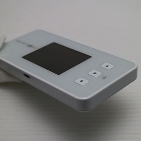 新品同様 Speed Wi-Fi 5G X12 NAR03 アイスホワイト AU ルーター NEC