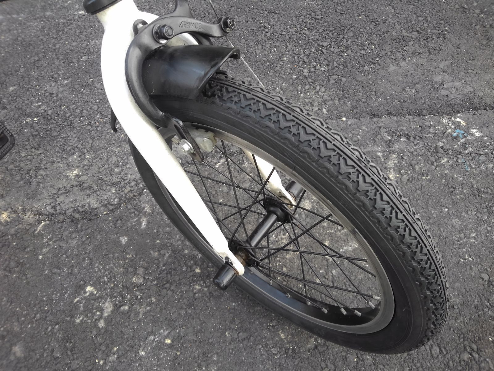 引き取り限定！(名古屋市昭和区)自転車3964 前後タイヤ新品