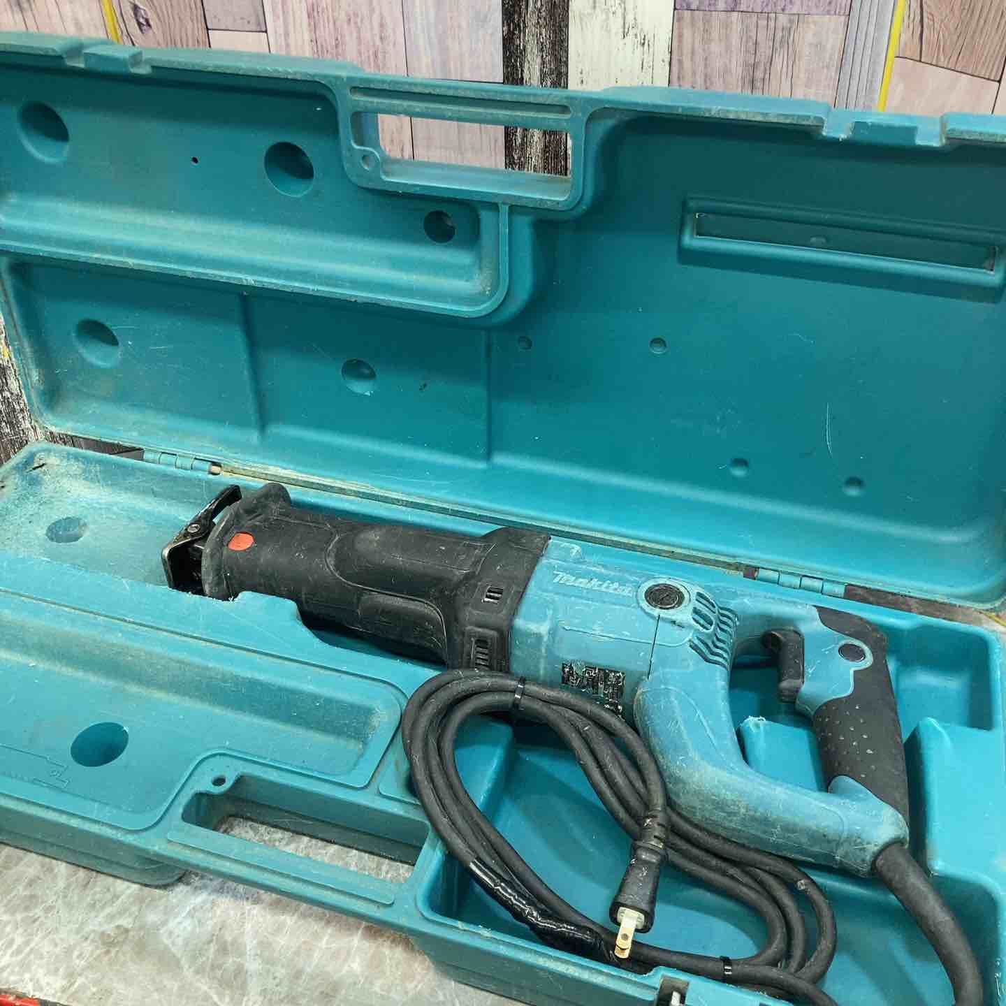 ★マキタ(makita) レシプロソー JR3050T【八潮店】 電動工具・エア工具 【品】☆マキタ(makita) レシプロソー JR3050T