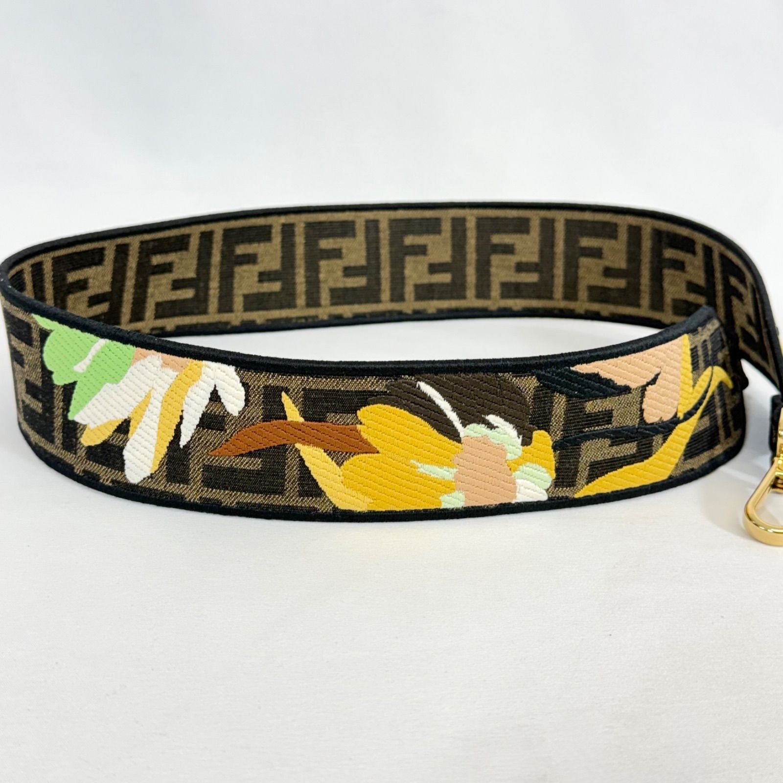 希少・ほぼ未使用品】FENDI フェンディ キャンバス ズッカ柄