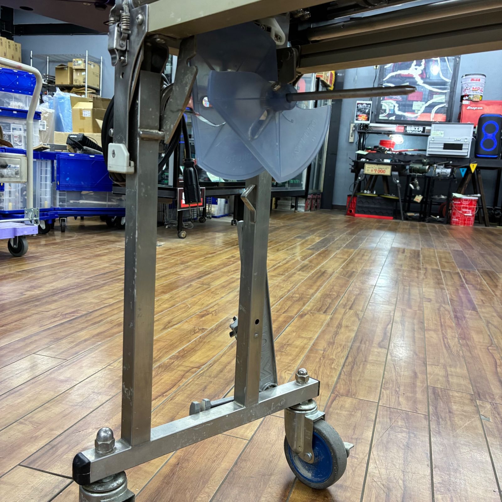 店頭引取限定】極東(KYOKUTO) Hi β MASTER 自動壁紙糊付け機 攪拌機