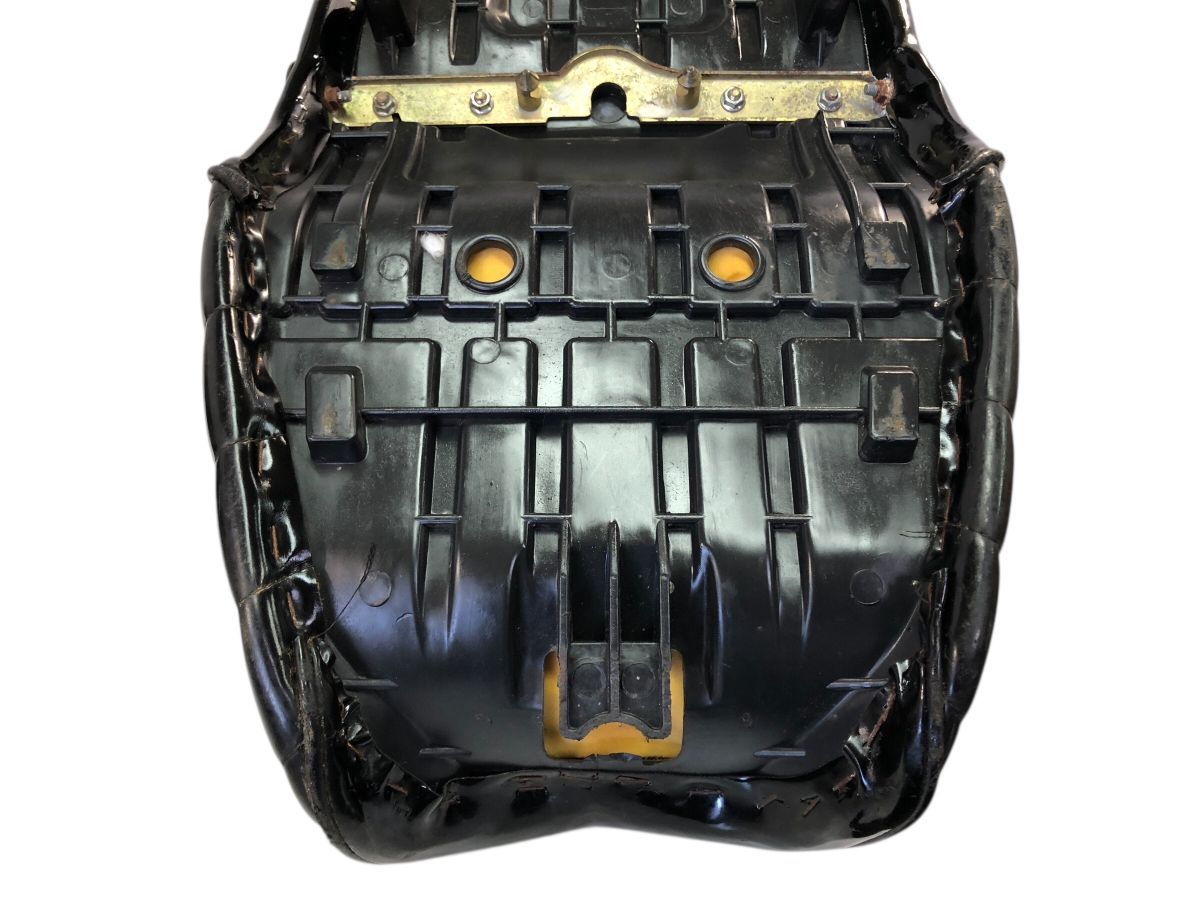 Kawasaki バリオス2 ZR250B 三段シート エナメル タックロール 背長さ
