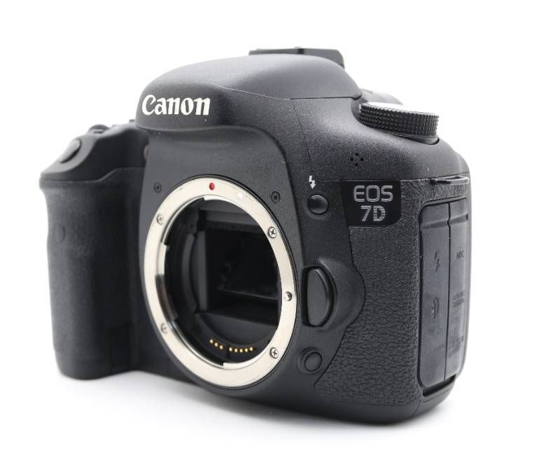 □完動品 Canon EOS 7D デジタル一眼レフカメラ ショット数9003 - メルカリ