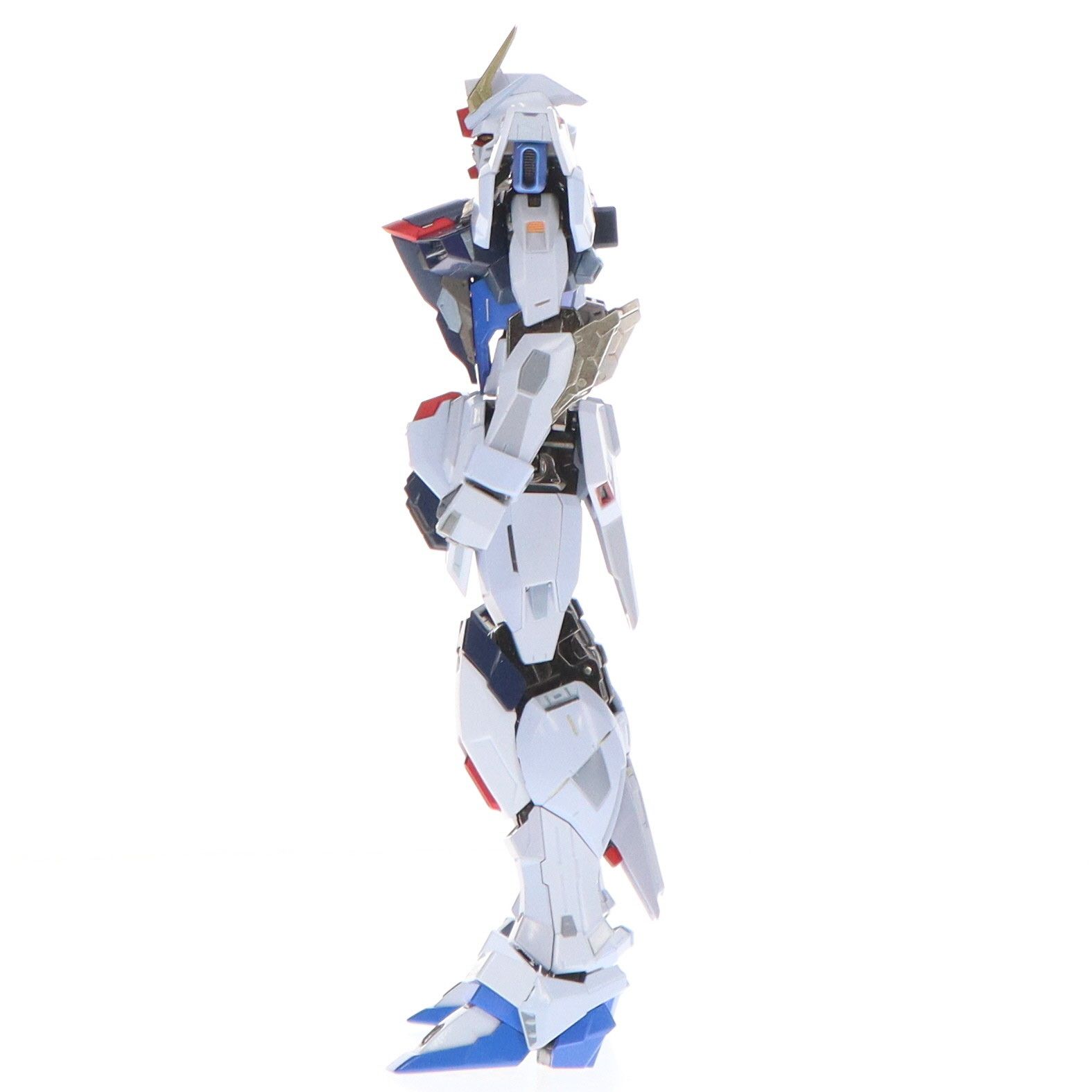 METAL BUILD フリーダムガンダム CONCEPT 2 SNOW SPARKLE Ver. 機動