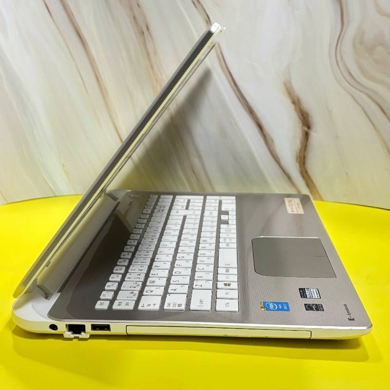 爆速Core i7☆美品☆dynabookノートパソコン☆メモリ8GB 新品SSD