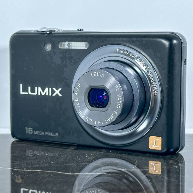 カメラ Panasonic LUMIX DMC-FH7 ブラック