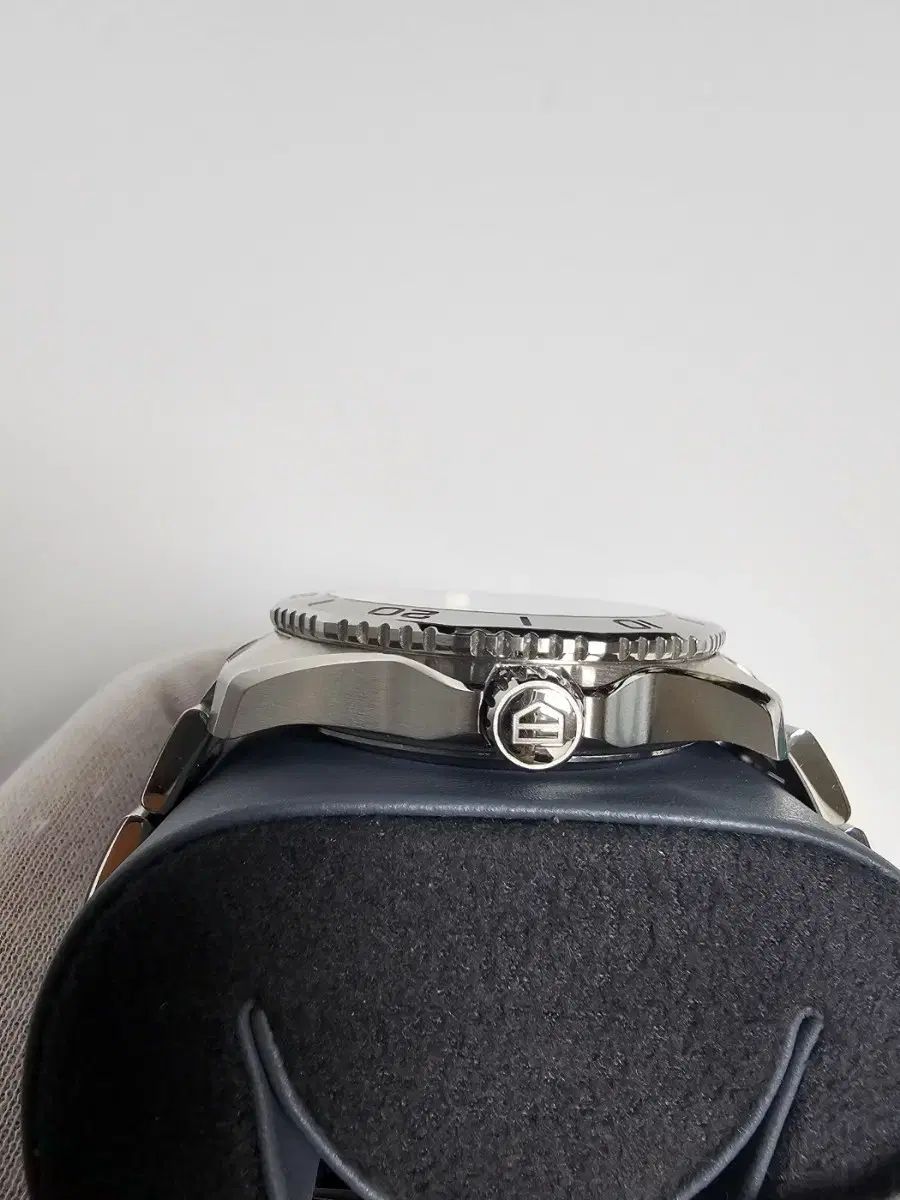  タグ ホイヤー アクアレーサー 200 オート キャリバー5 時計 WBP2111 ユニセックス対応 自動巻き時計 腕時計(アナログ)