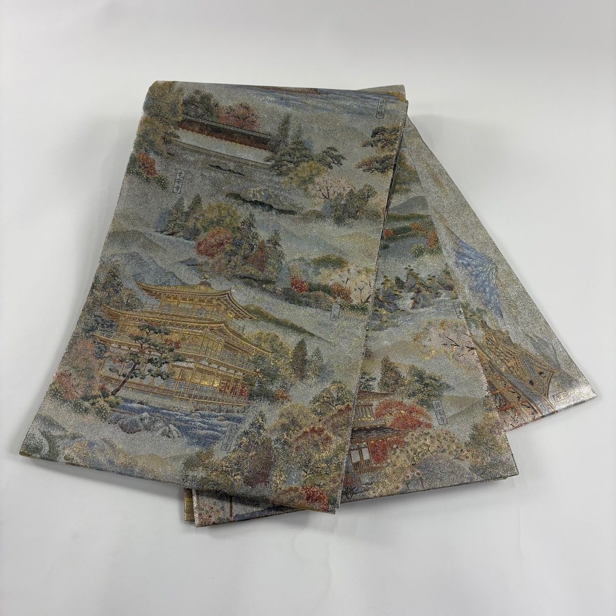 美品】 丸帯 名品 分析通知書付き 日本紀行 金閣寺 箔 銀色 お太鼓柄 