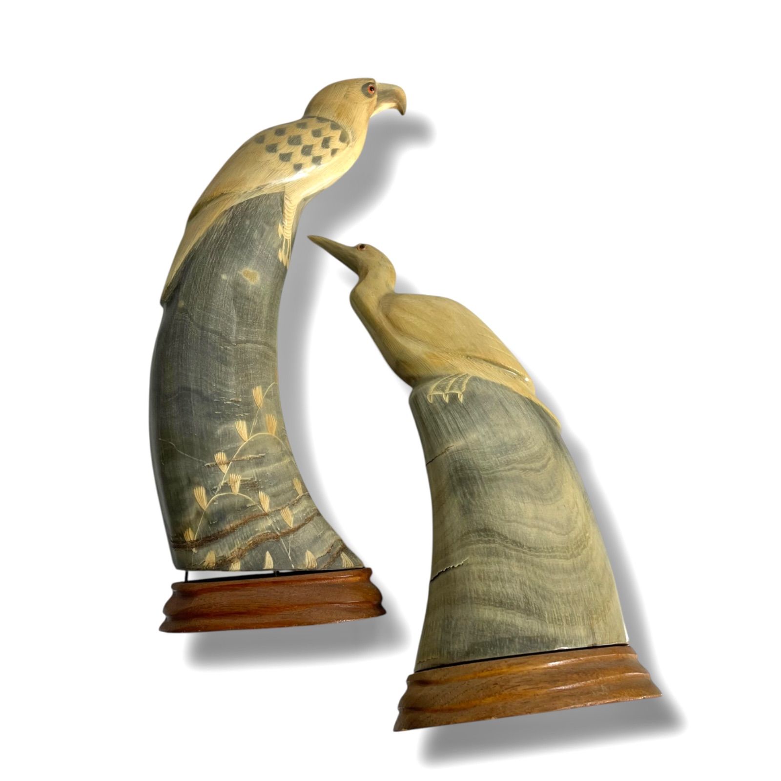 美品】水牛の角 彫刻 鳥 2羽 置物 オブジェ バッファローホーン 骨董