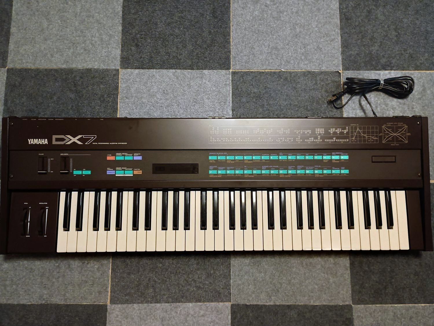 🎹【整備済・完動品】YAMAHA DX7 / SER-7換装・ブラックLED液晶・坂本