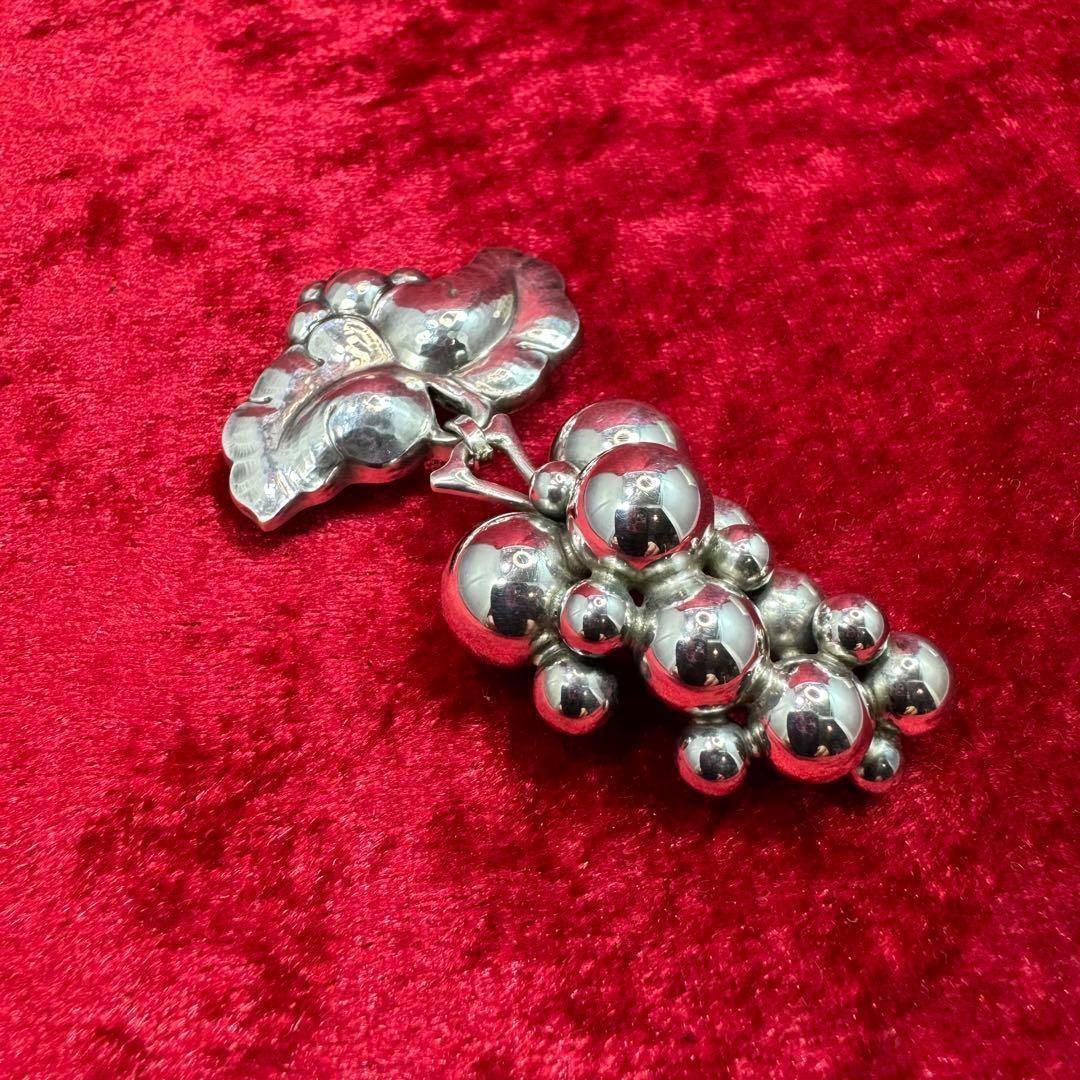 ブローチ 美品 ♯217B 葡萄 ジョージジェンセン/GEORG JENSEN - メルカリ