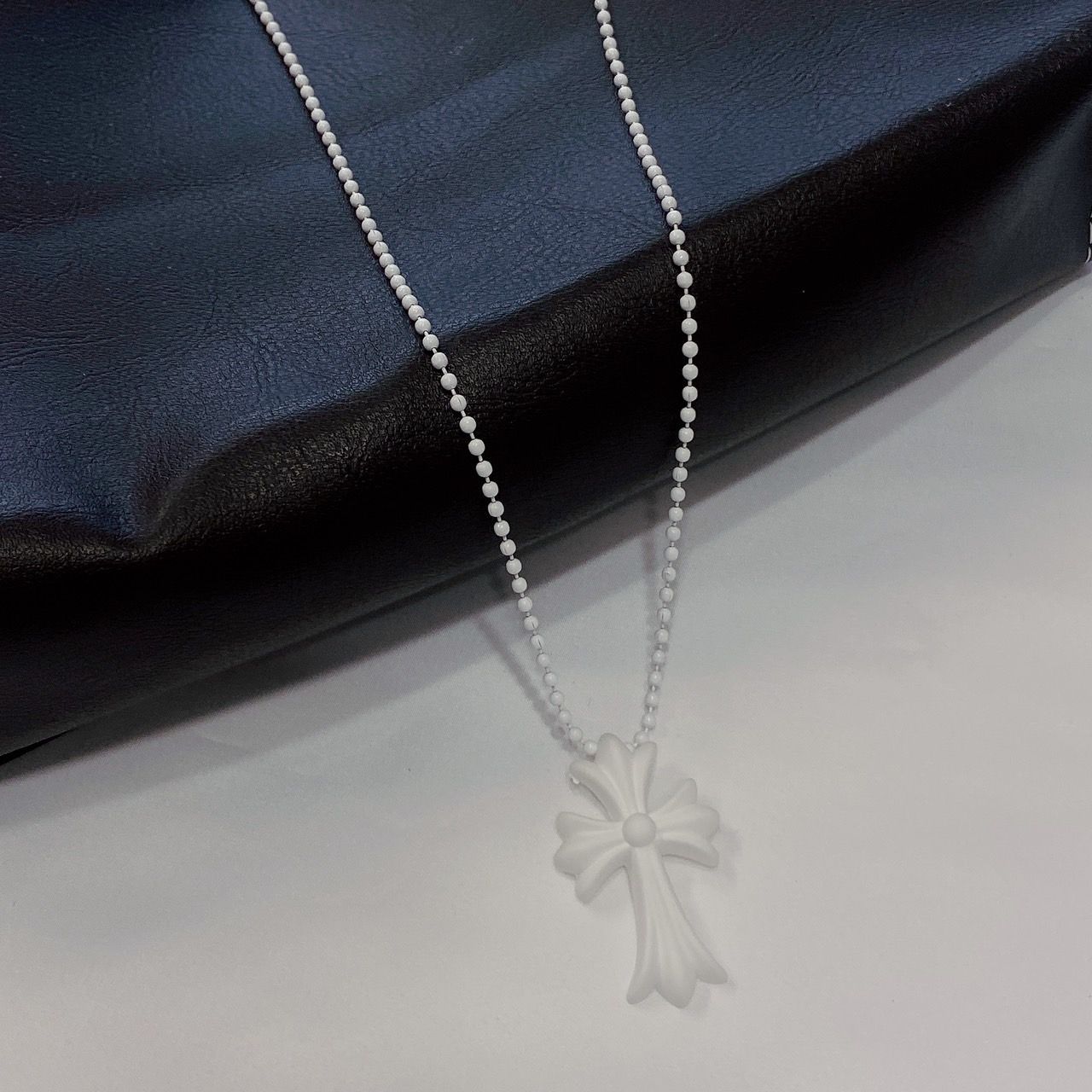 送料無料】ラバークロスネックレス 十字架 シリコン ロング ユニ