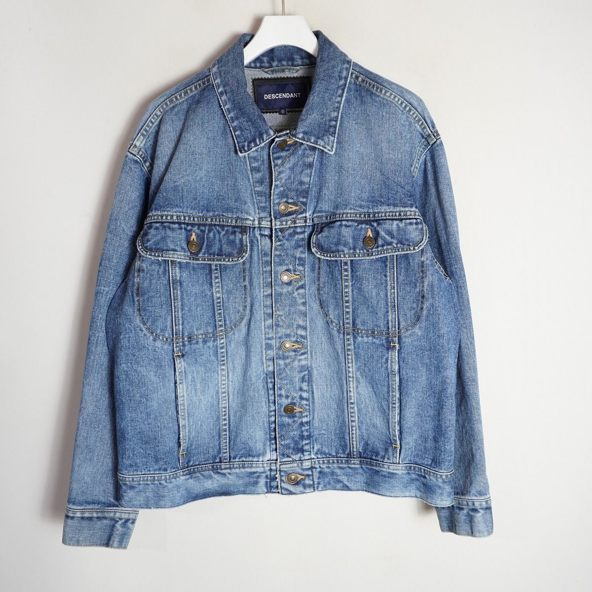 美品 DESCENDANT ディセンダント BRONC DENIM JACKET デニム トラッカー ジャケット サイズ2 211WVDS-JKM02 インディゴ 青 564Q