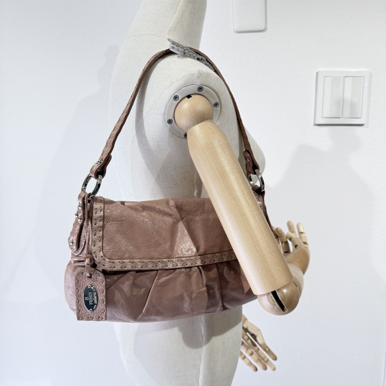 FENDI（フェンディ）セレリア レザー ハンドバッグ ピンク系 シルバー 