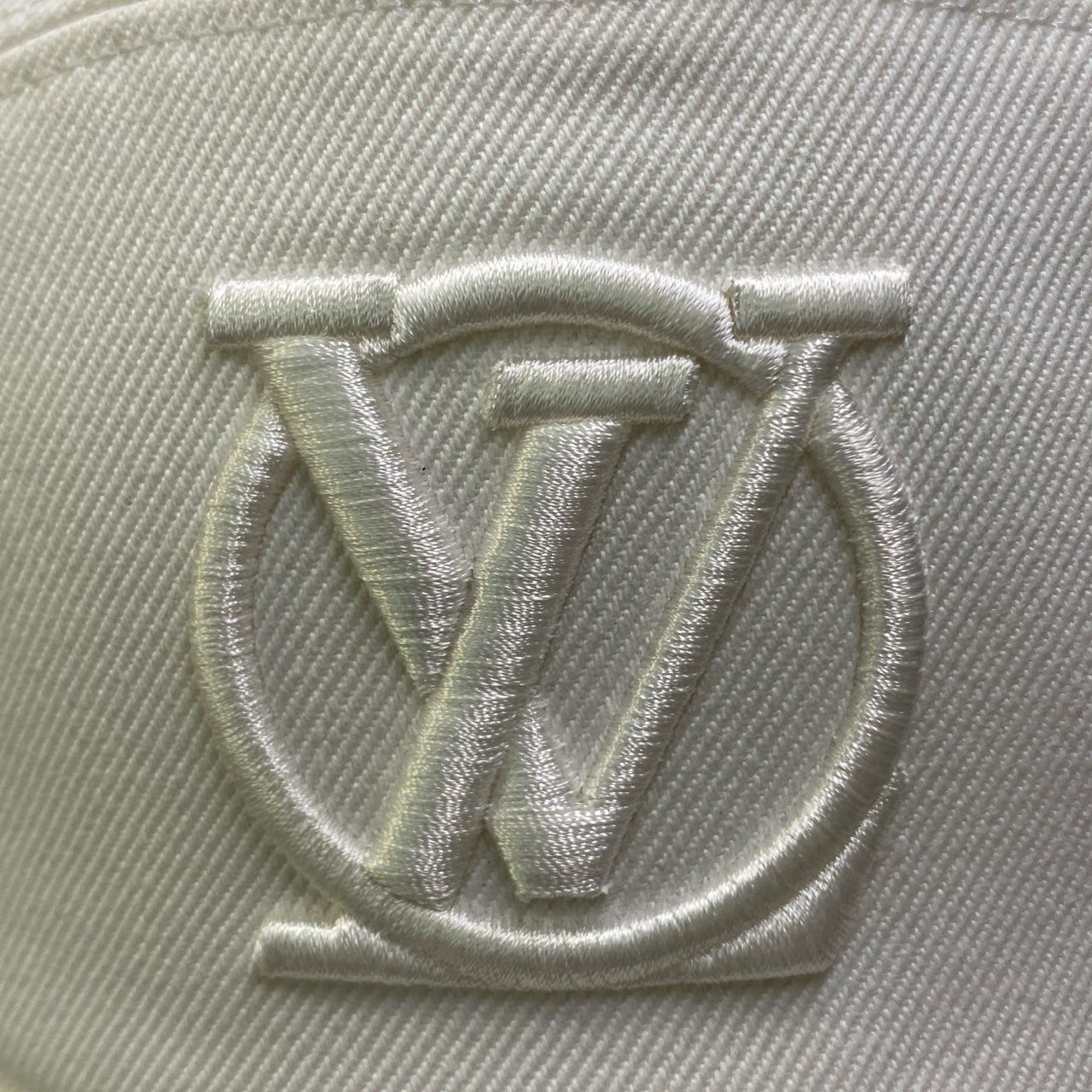 b17 LOUIS VUITTON ルイヴィトン 2023ss ロゴシティ キャップ 帽子