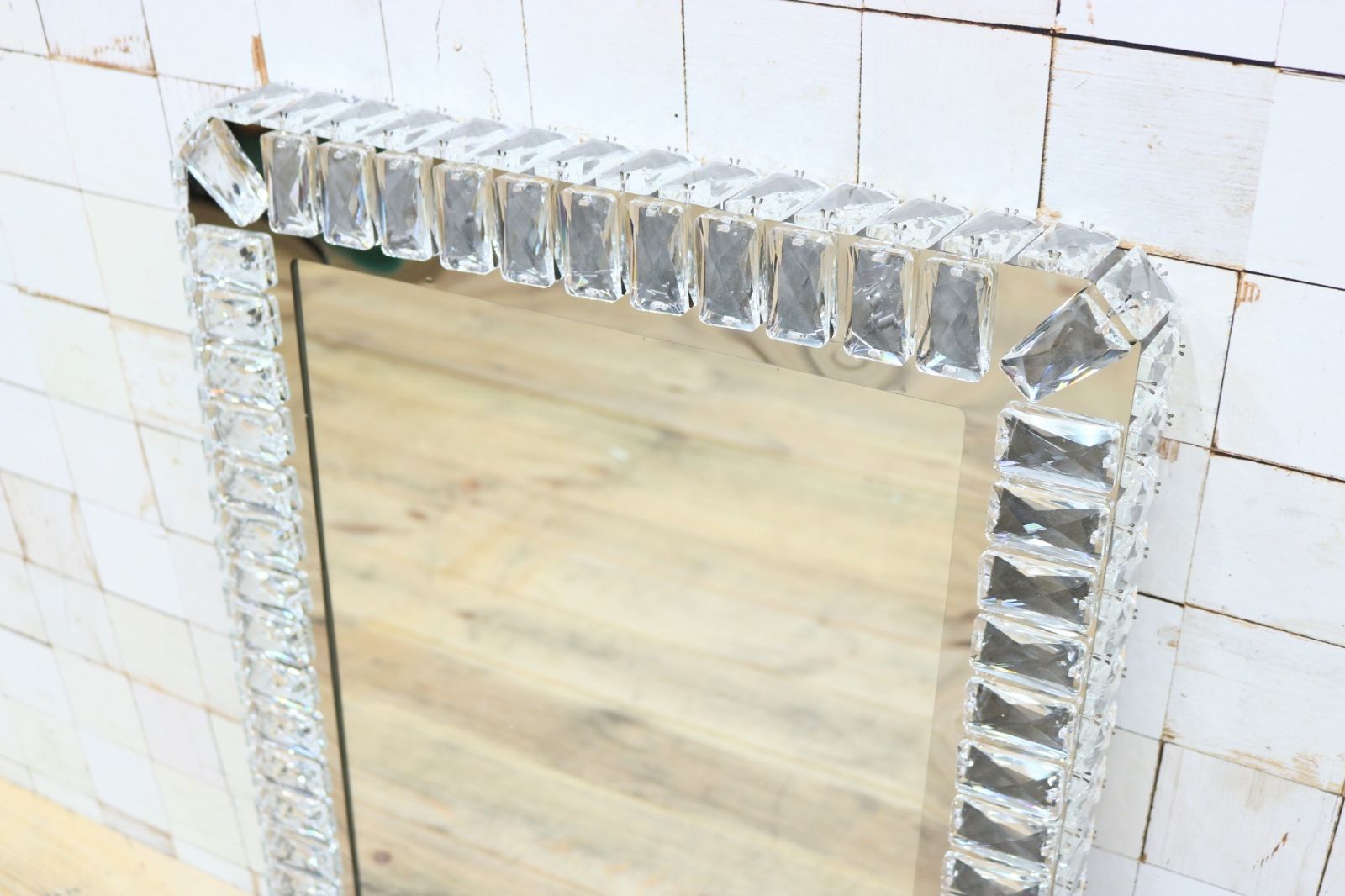 GMIK747Eウォールミラー 壁掛け鏡 壁掛けミラー 立て掛けミラー 鏡 照明付き 長方形 クリスタル 店舗什器 インテリア 未使用