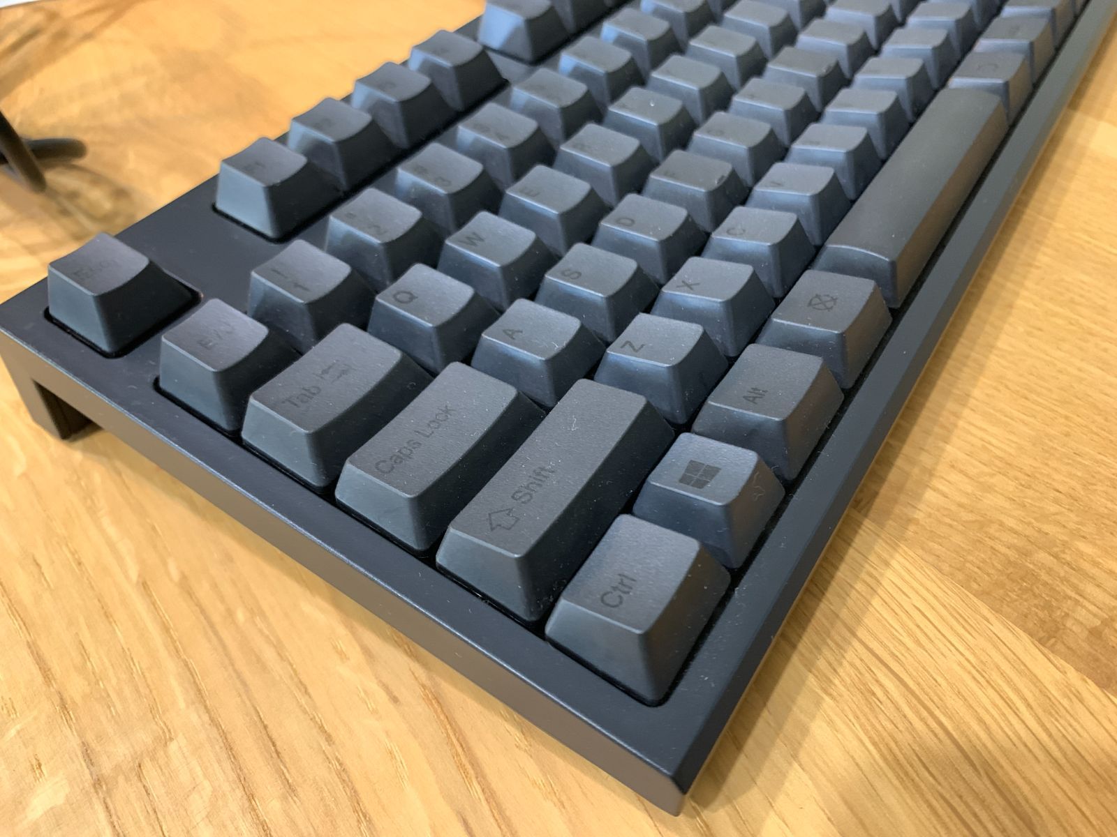 中古品 現品一点限りREALFORCE R2TLA-JP4-BK/AHAZ05 日本語配列 TKL A ⁄