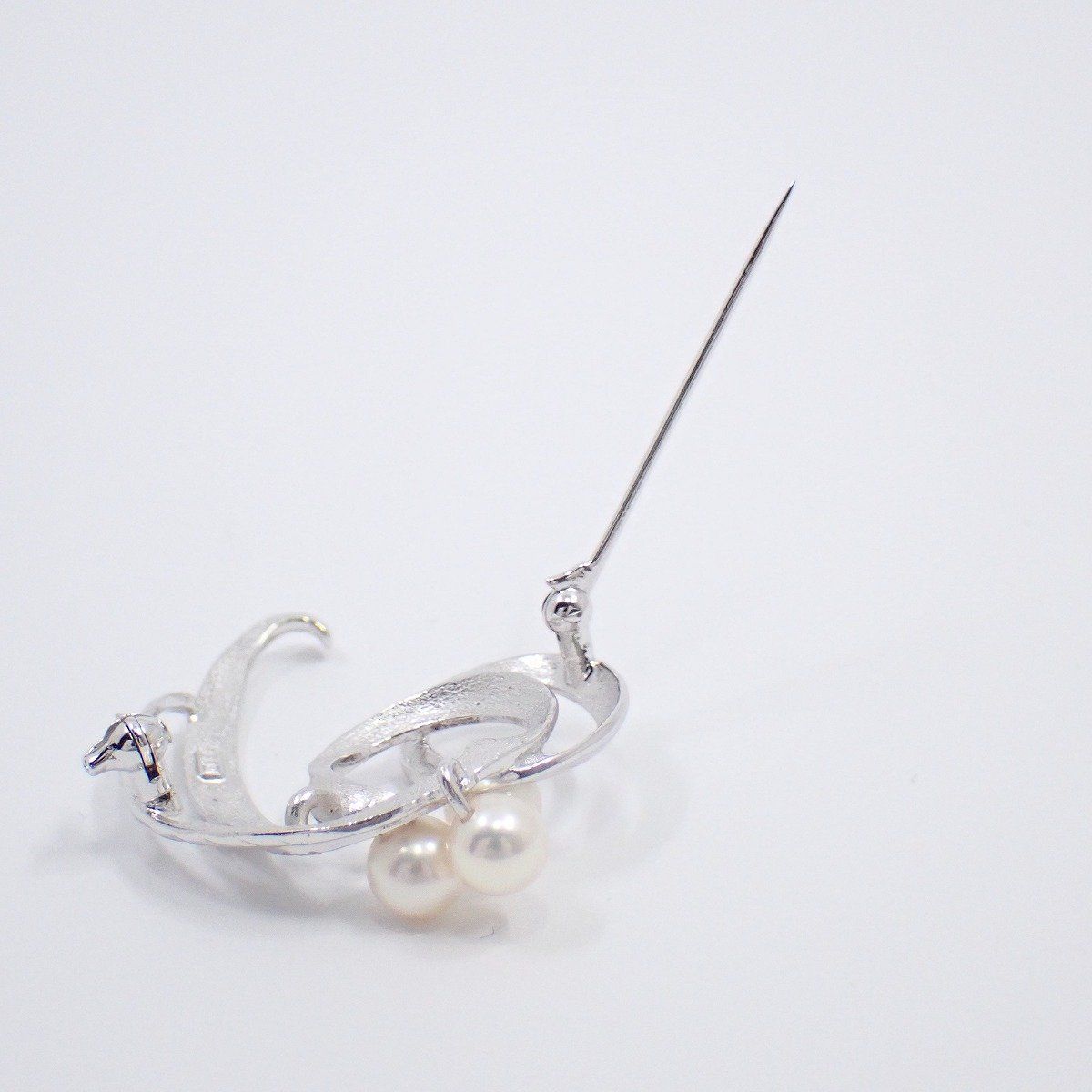 TASAKI タサキ 田崎真珠 リーフモチーフ ブローチ シルバー/パール3粒