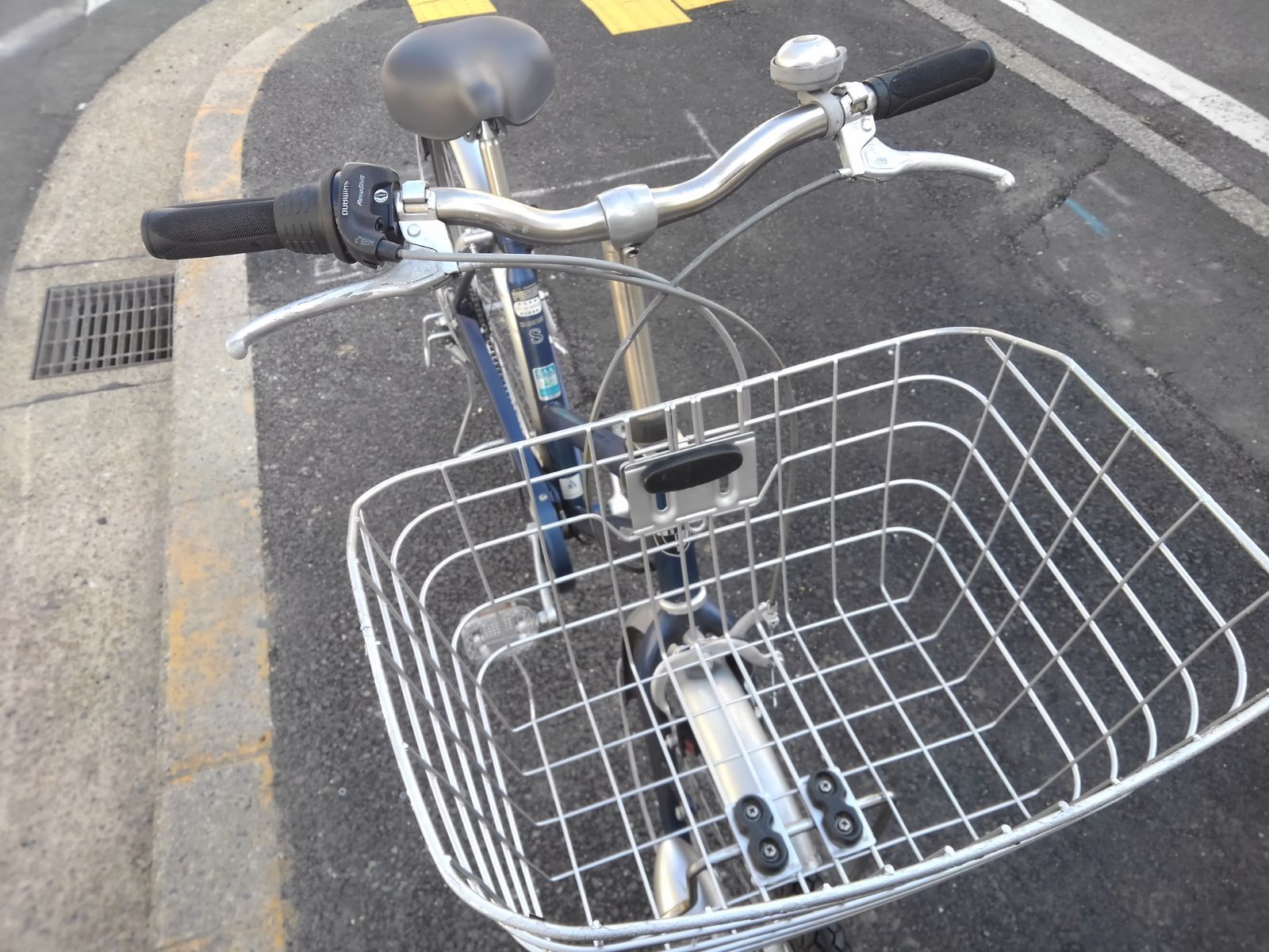 引き取り限定！(名古屋市昭和区)中古自転車3967 前後タイヤ新品 