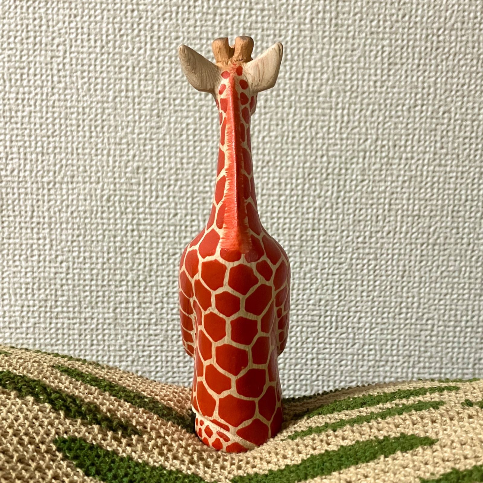 再入荷 置物 動物オブジェ キリン 置物 お座りアニマル 木彫り 天然木