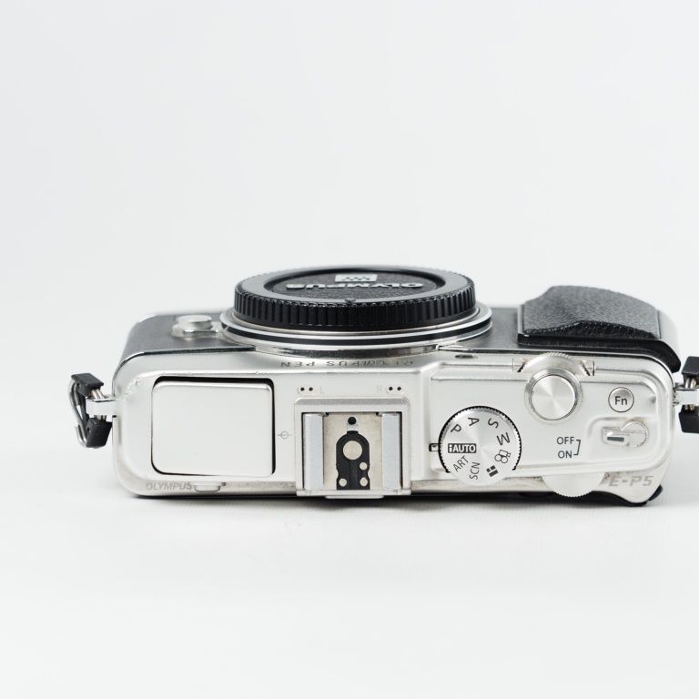 OLYMPUS ミラーレス一眼 PEN E-P5 ボディ シルバー オリンパス EP5 