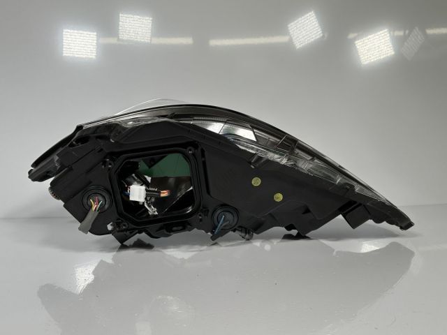 極美品/破損キズなし レクサス CT200h ZWA10 中期 純正 右ヘッドライト