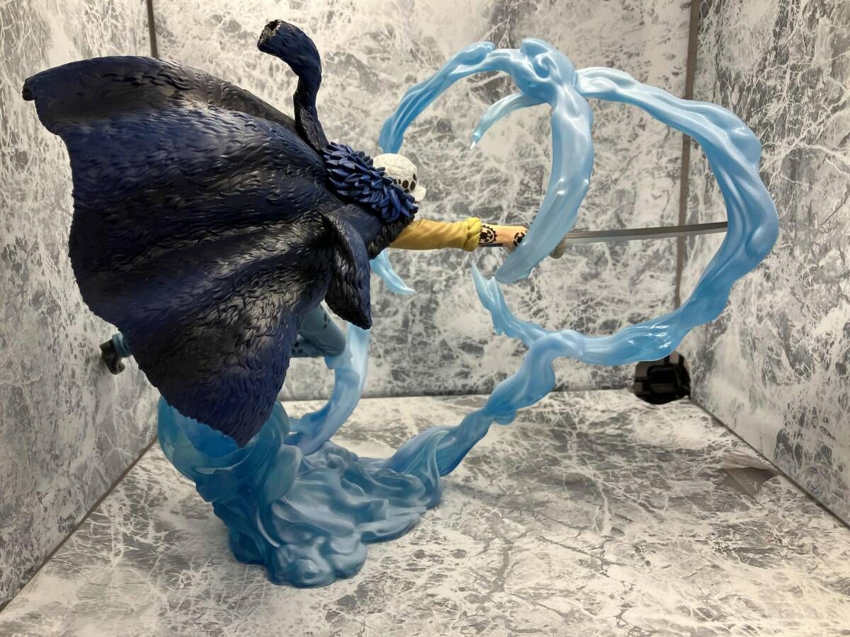 FiguartsZERO [超激戦] トラファルガー・ロー -三船長 鬼ヶ島怪物決戦