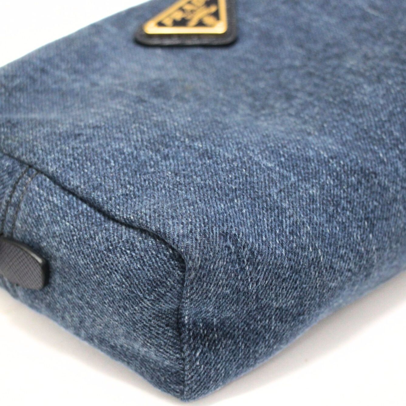 美品 プラダ PRADA 三角ロゴ ミニポーチ デニム ブルー 【73606