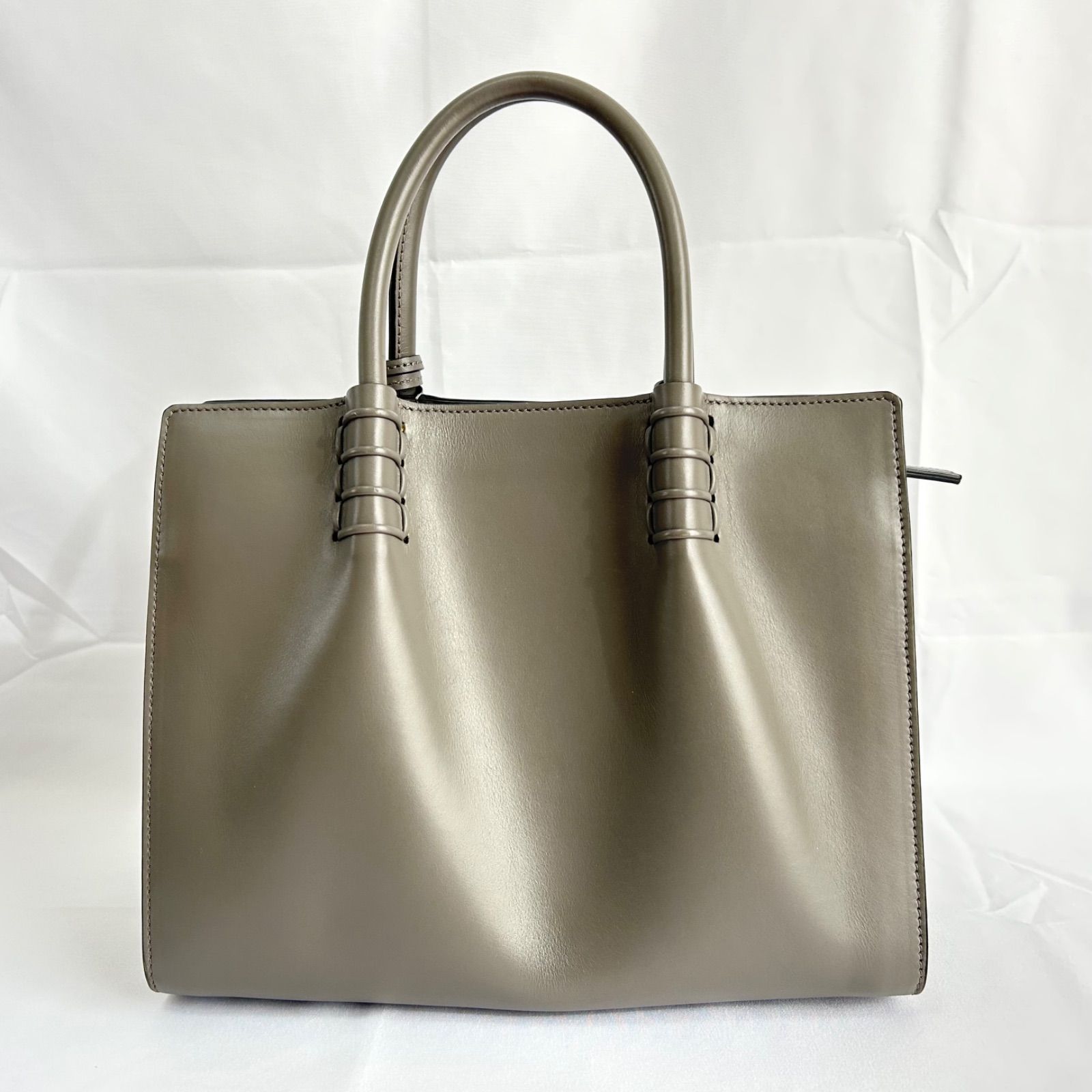 極美品 トッズ レザー 2wayハンドバッグ ショルダーバッグ グレー