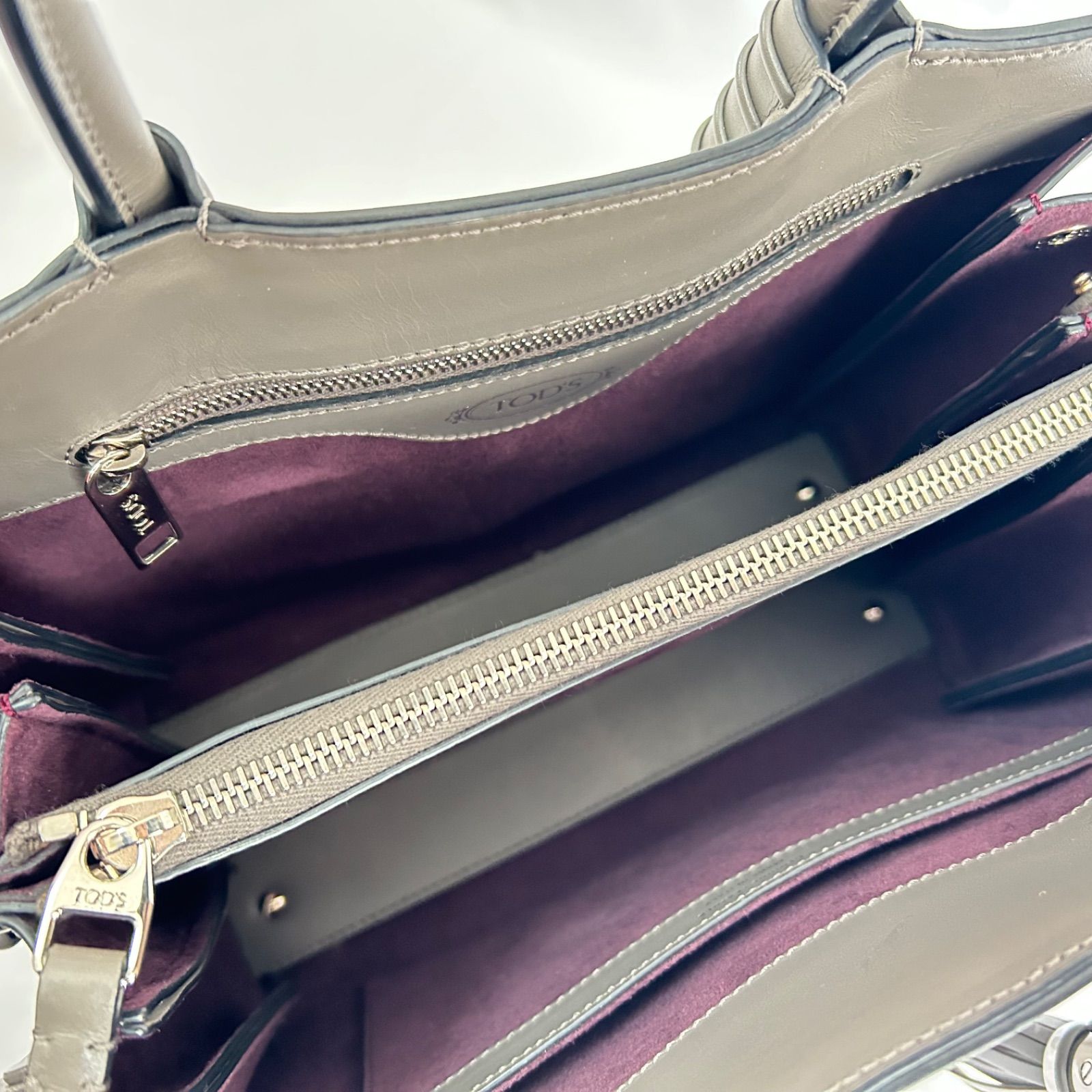 極美品 トッズ レザー 2wayハンドバッグ ショルダーバッグ グレー