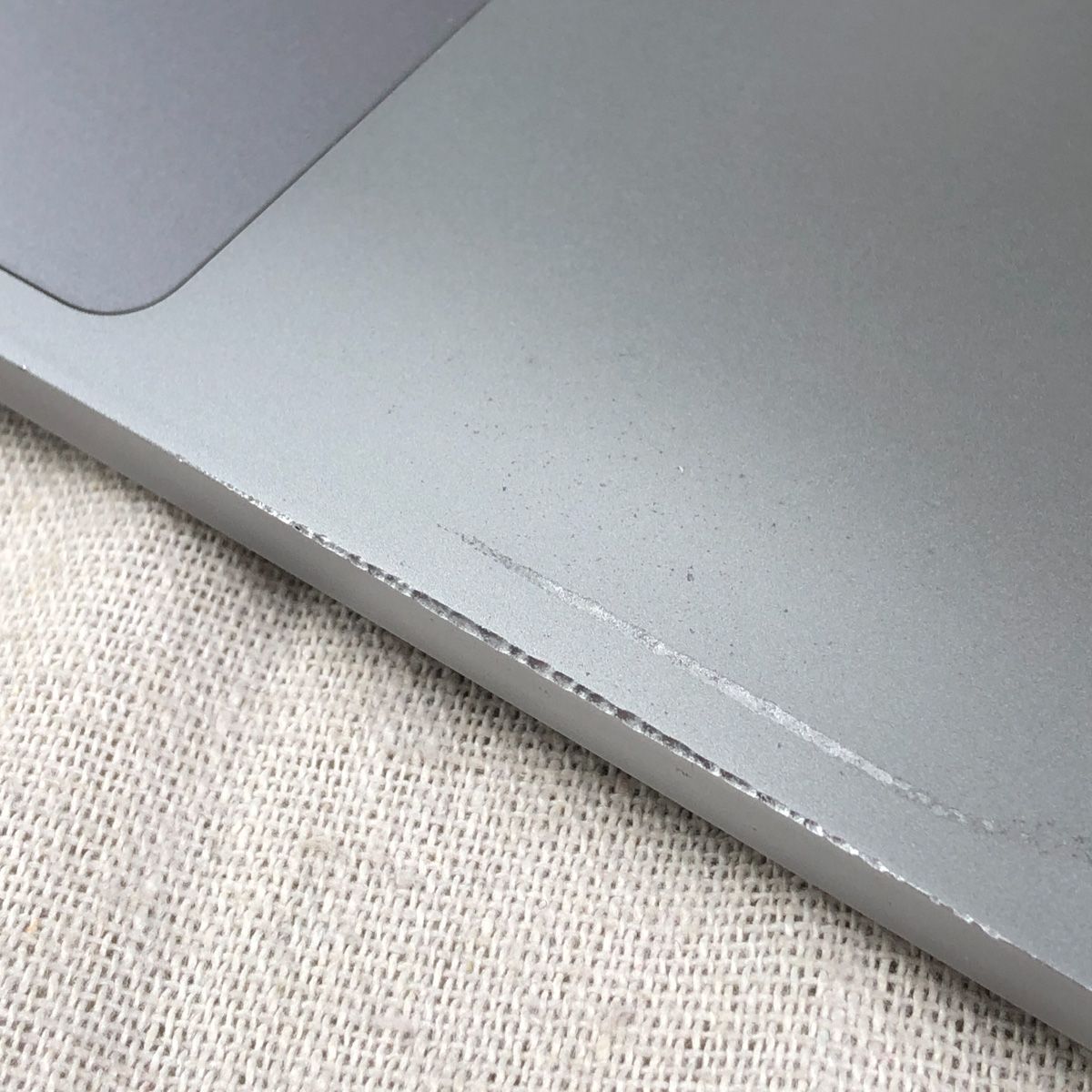 ジャンク品・本体のみApple MacBook Pro (13インチ 2020 Thunderbolt 3