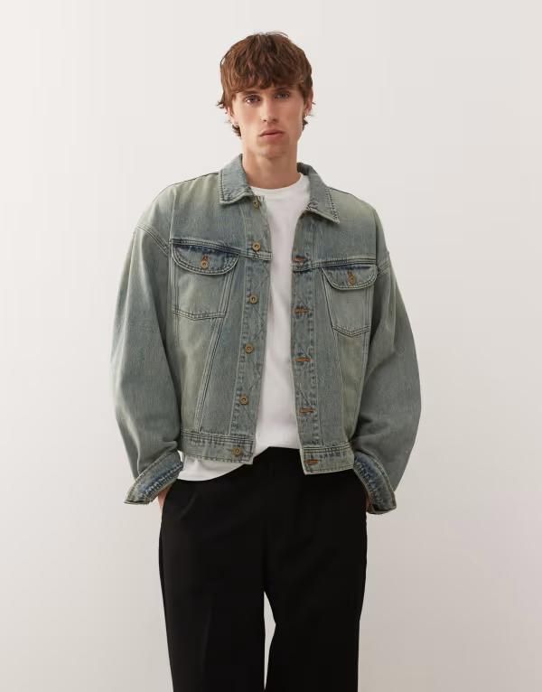 デウス エクス マキナ メンズ アウター ジャケット・ブルゾン ヴィンテージ デニム ジャケット Deus Ex Machina sassafras denim trucker jacket in vintage wash with embroided pat