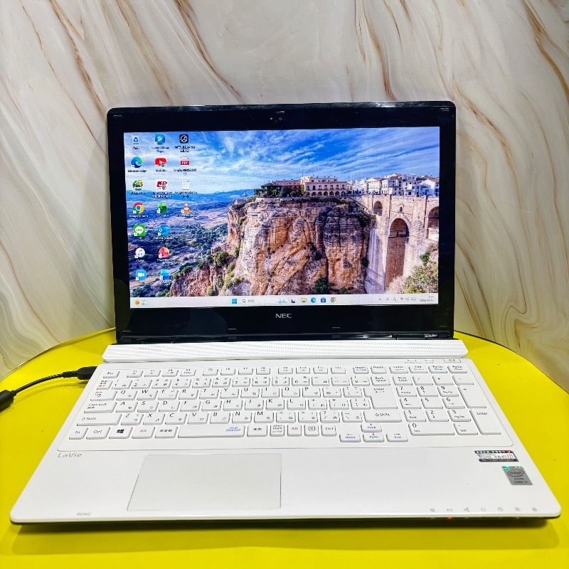 美品✨新品SSDで爆速✨ windows11 ノートパソコン✨LAVIE✨オフィス