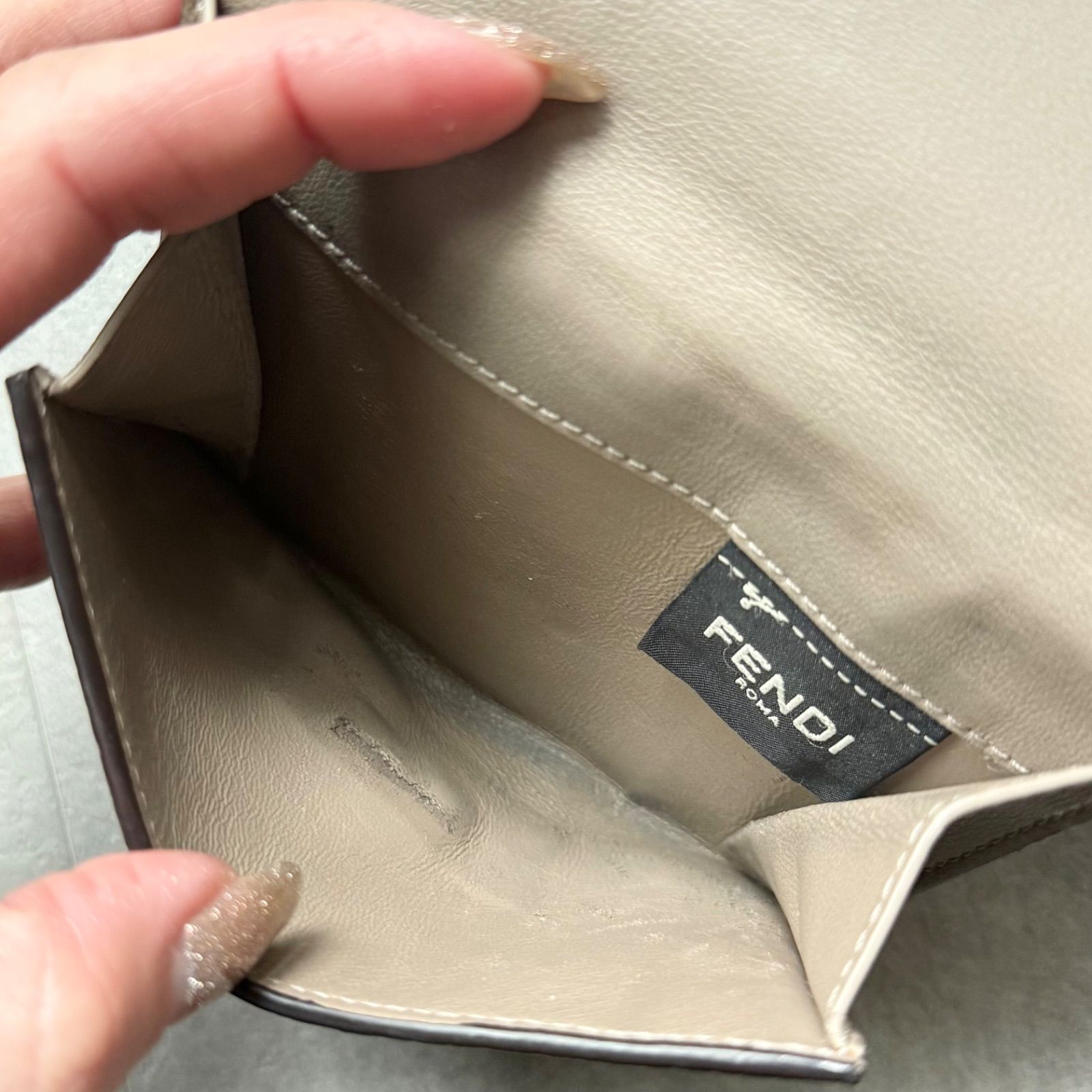 FENDI フェンディ ピーカブー 二つ折り財布 セレリア ターンロック 