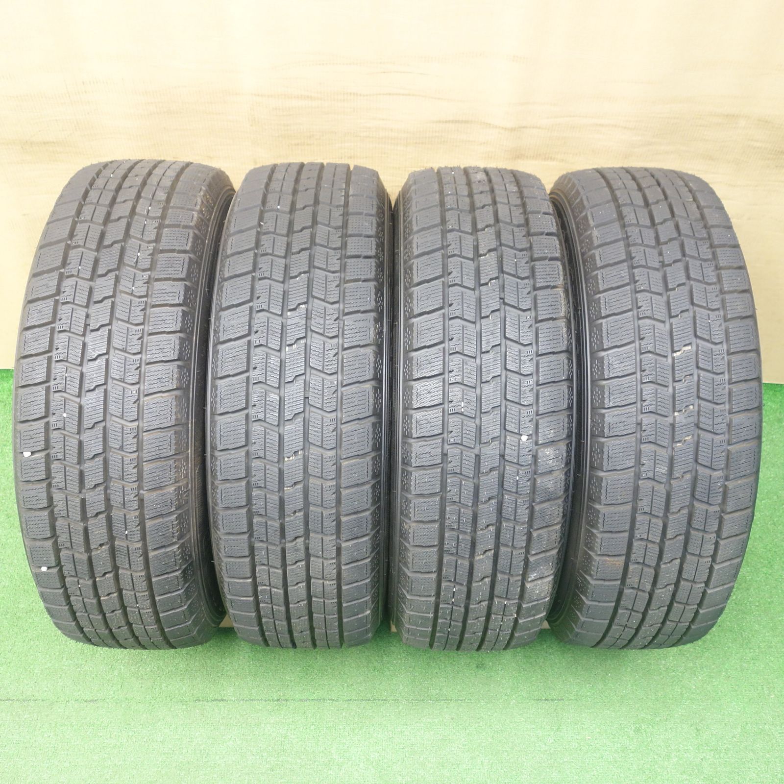 ほぼ未使用！キレイ☆スタッドレス 195/65R16 グッドイヤー アイスナビ 