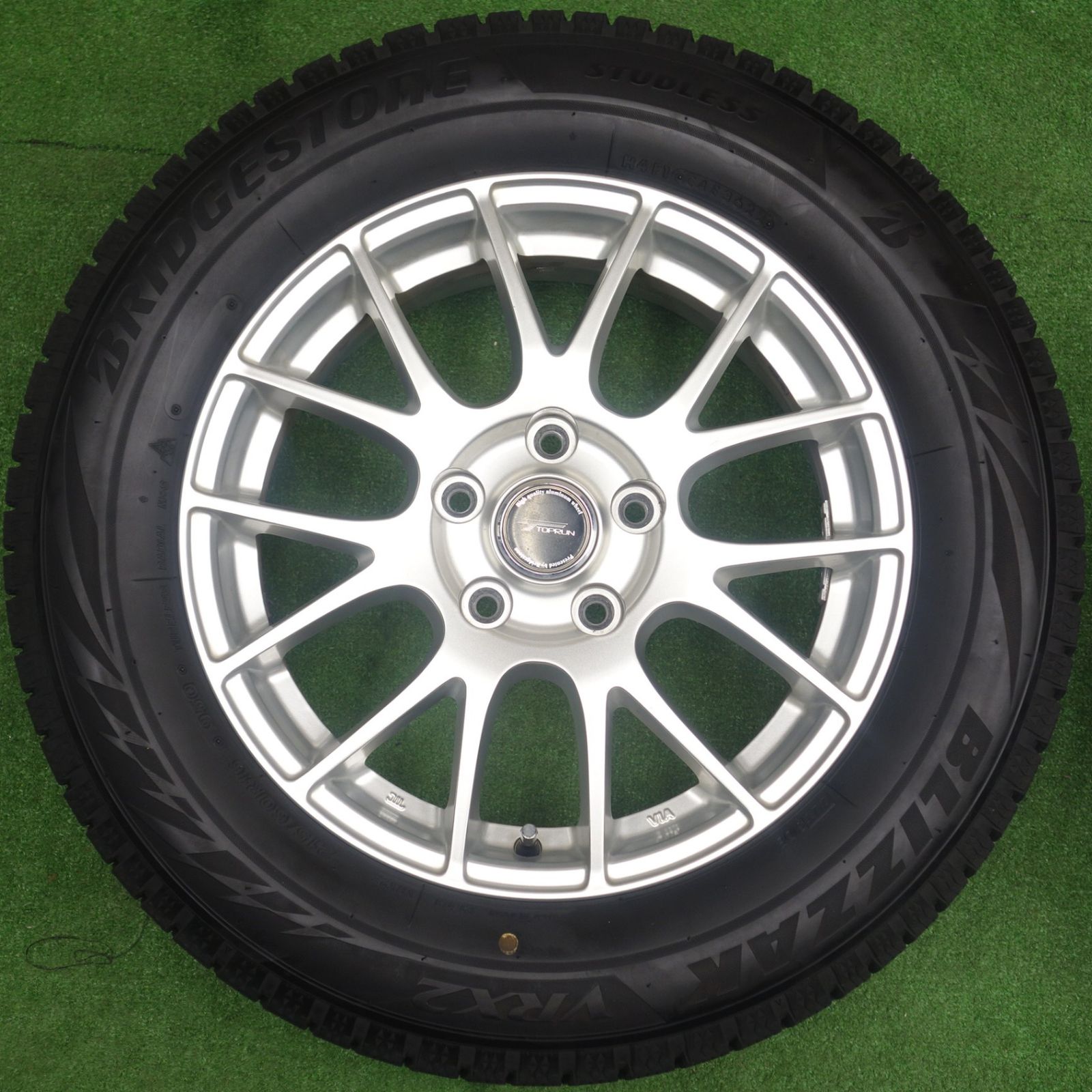 バリ溝！22年！キレイ！9.5分☆スタッドレス 215/60R16 ブリヂストン 