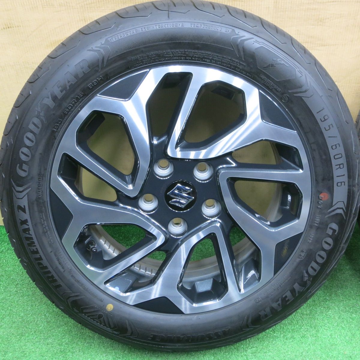 新車外し！25年☆スズキ フロンクス 純正 195/60R16 グッドイヤー 