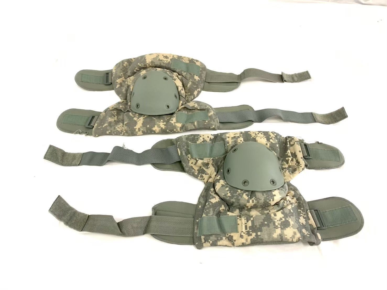 米軍放出】 エルボーパッド/ニーパッド Lサイズ 各1組 迷彩 