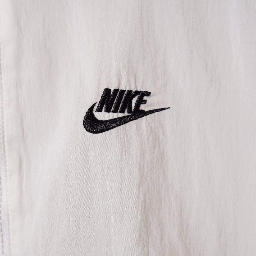 ナイキ NIKE ナイロンジャケット L クリーム ホワイト ロゴ刺繍